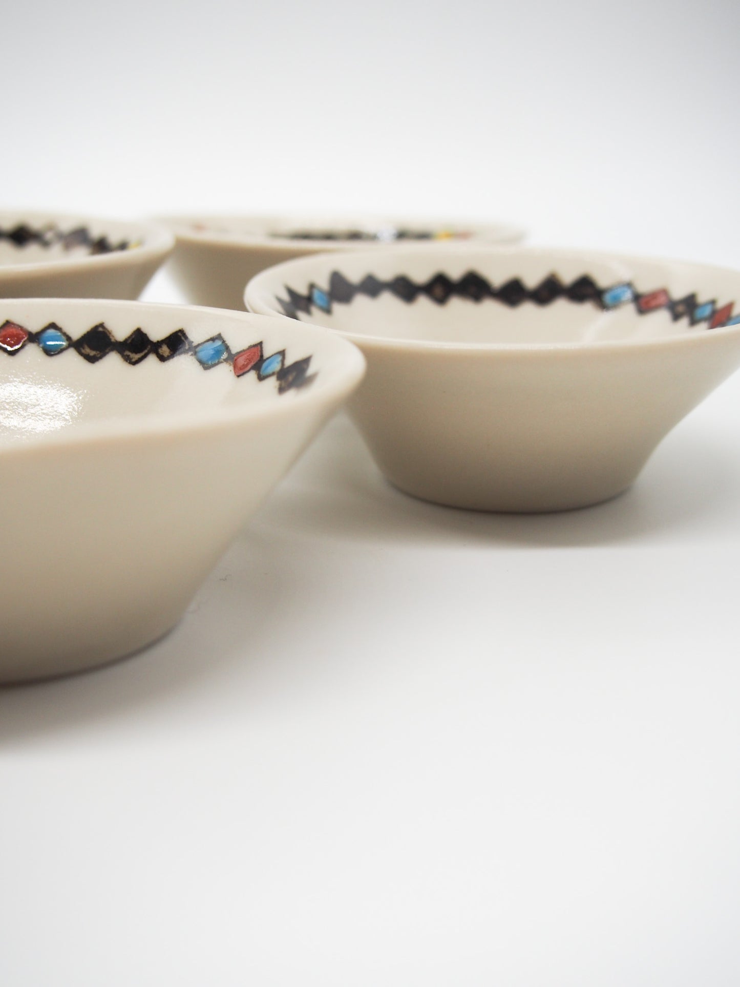 上絵豆皿 / ドウガミスミコ