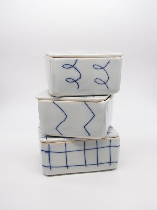 蓋物 中  / ドウガミスミコ