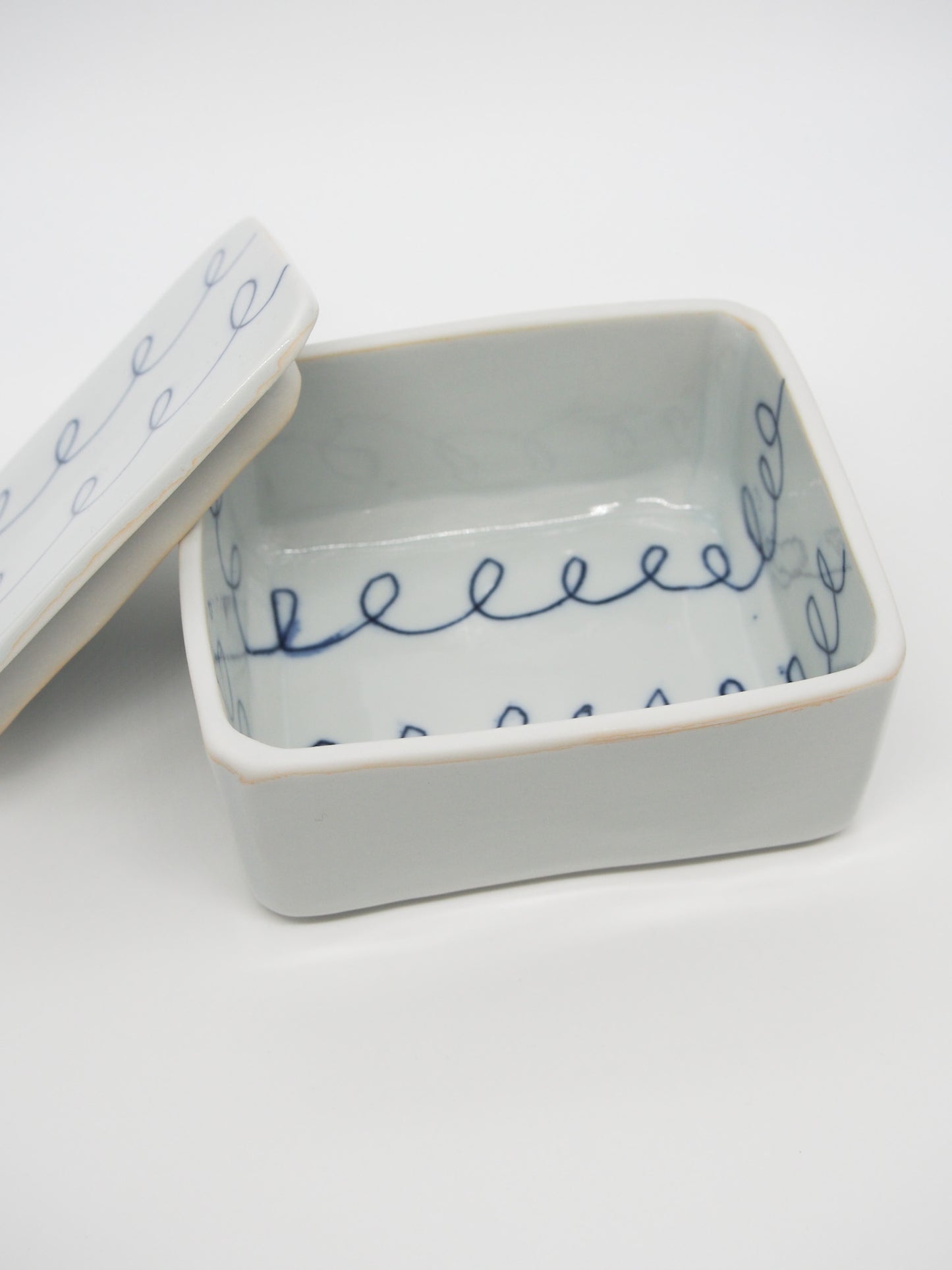 蓋物 中  / ドウガミスミコ